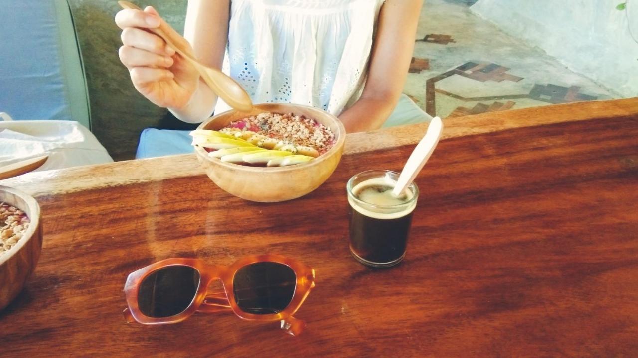 Bed and Breakfast Café des Arts Gili Air Exterior foto
