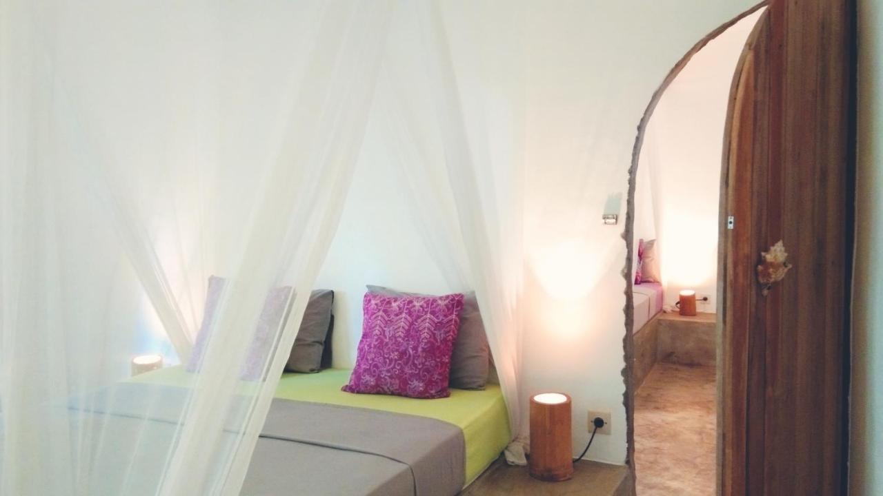 Bed and Breakfast Café des Arts Gili Air Habitación foto
