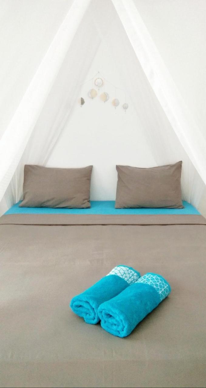 Bed and Breakfast Café des Arts Gili Air Exterior foto