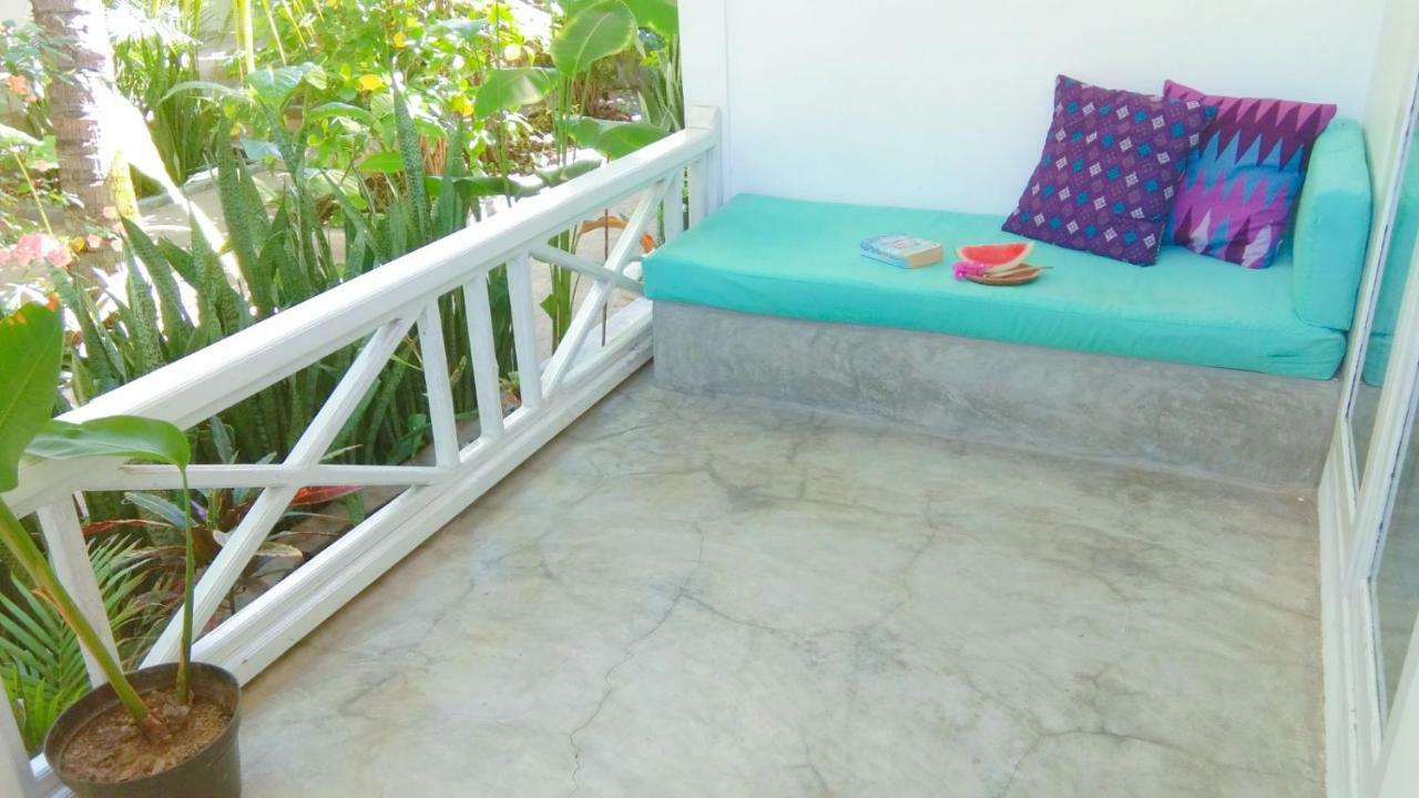 Bed and Breakfast Café des Arts Gili Air Exterior foto
