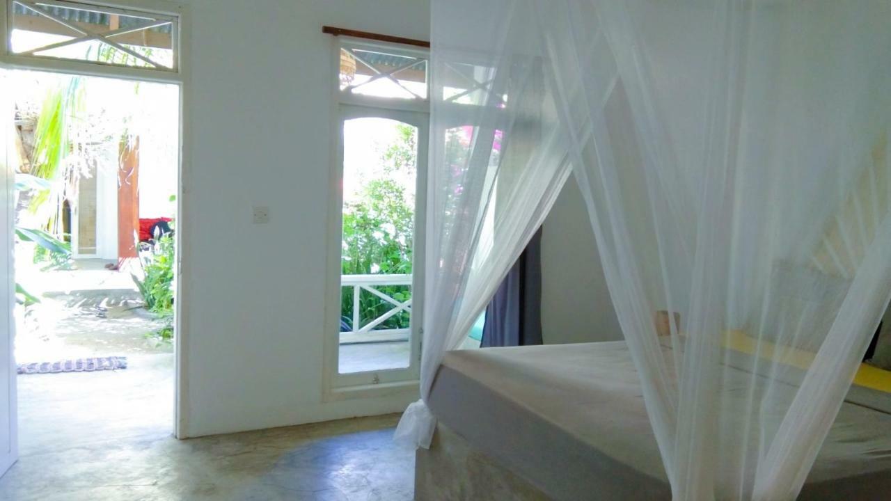 Bed and Breakfast Café des Arts Gili Air Exterior foto