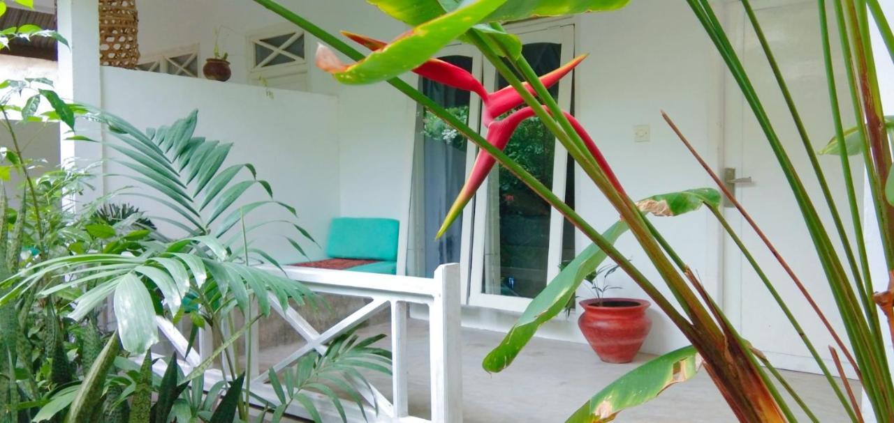 Bed and Breakfast Café des Arts Gili Air Exterior foto
